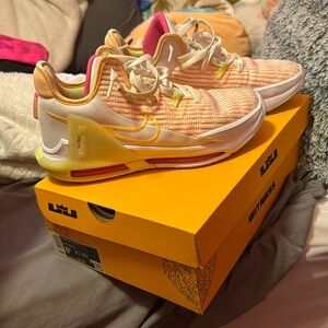 Lebron witness VI “melon”